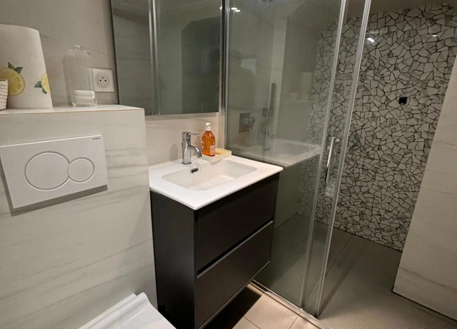 1 Bedroom Flat In Heart Of Nice